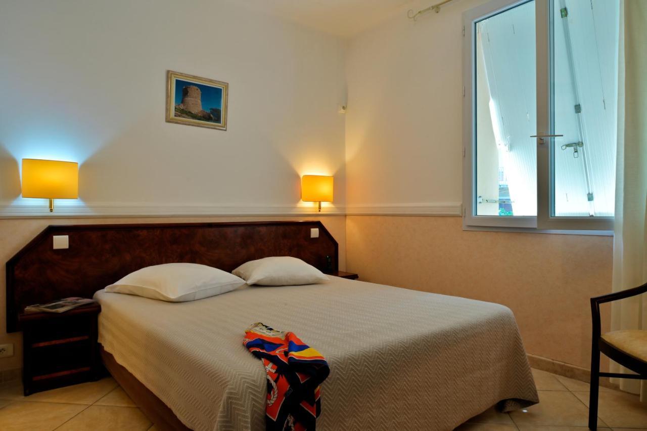 Hotel Des Roches サルテーヌ エクステリア 写真
