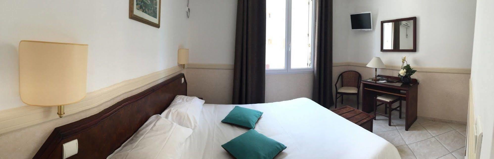 Hotel Des Roches サルテーヌ エクステリア 写真